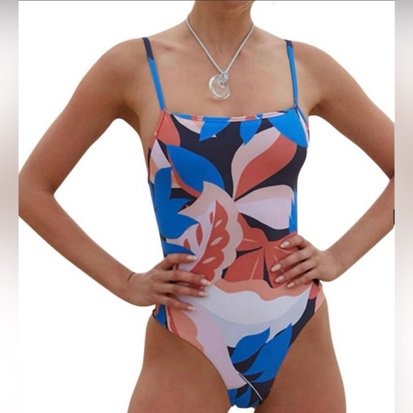 NWT MINKPINK Lukas One Piece Size Sz M (US 6) Tropical Blue Adjustable Straps - Picture 1 of 7